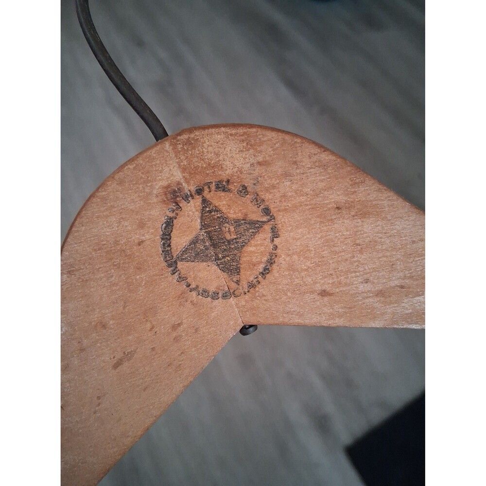 Vintage Lighthouse Inn West Dennis on Cape Cod Clothing Hanger Wood & Metal - Picture 5 of 5